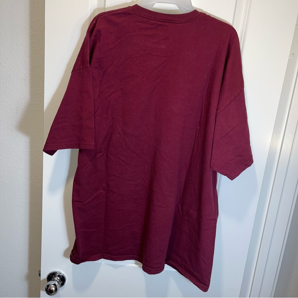 O'NEILL Surf Company first in last out maroon short-sleeve graphic t-shirt 2XL - Picture 3 of 4